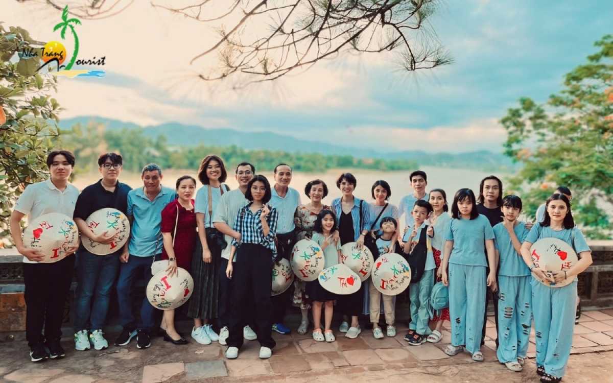 Kỷ niệm tour Huế 4N3Đ cùng đại gia đình Chị Minh Hải 